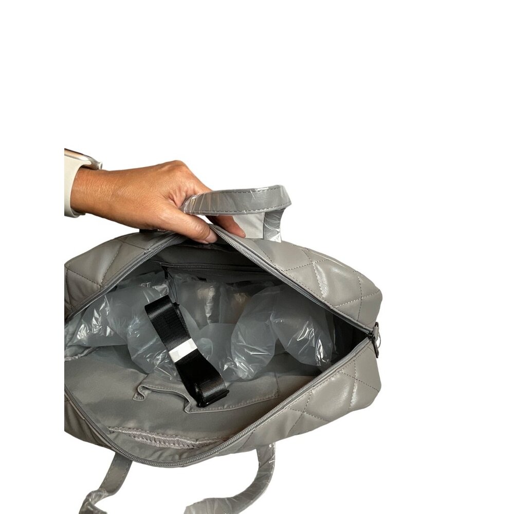 NWT Gilda Paris Quilted Faux Leather Duffel Bag Gray Travel / Gym Bag - Picture 6 of 8